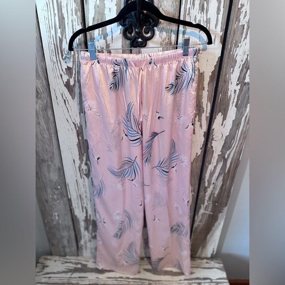 Ekouaer Crane Pajama Set Size Small Light Pink Silk Satin - Picture 7 of 10